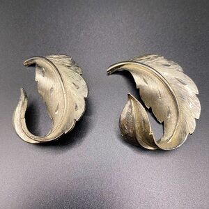 Vintage Jonette Diamond Cut Silvertone Feather Brooches Pins